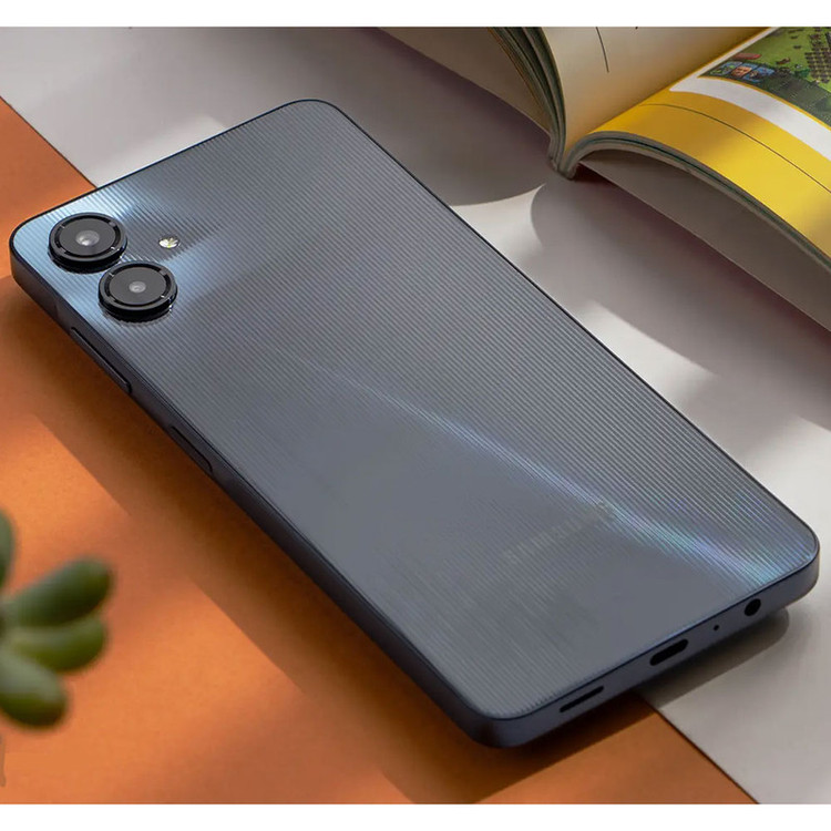 گوشی موبایل سامسونگ مدل Galaxy A06 دو سیم کارت ظرفیت 64 گیگابایت و رم 4 گیگابایت - به همراه شارژر 25 وات سامسونگ