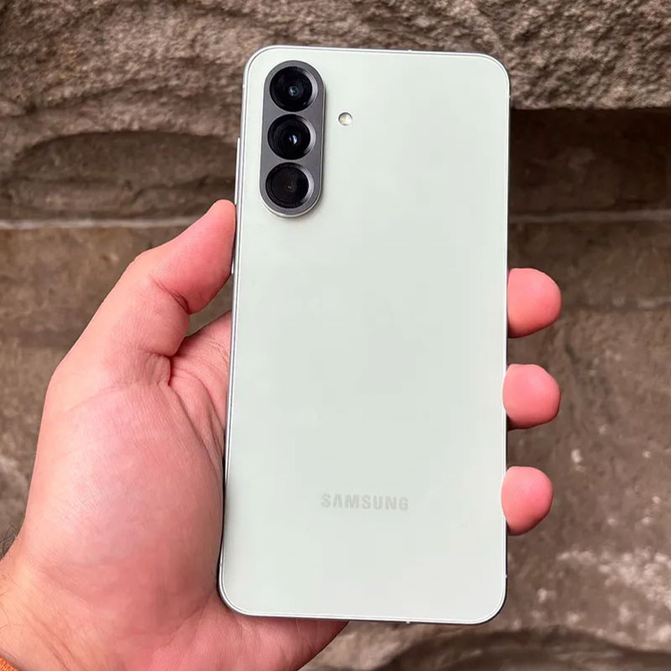 گوشی موبایل سامسونگ مدل Galaxy A56 دو سیم کارت ظرفیت 128 گیگابایت و رم 8 گیگابایت - ویتنام - به همراه شارژر 25 وات سامسونگ