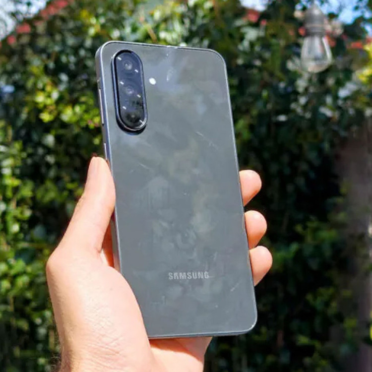 گوشی موبایل سامسونگ مدل Galaxy A36 دو سیم کارت ظرفیت 256 گیگابایت و رم 8 گیگابایت - ویتنام - به همراه شارژر 25 وات سامسونگ