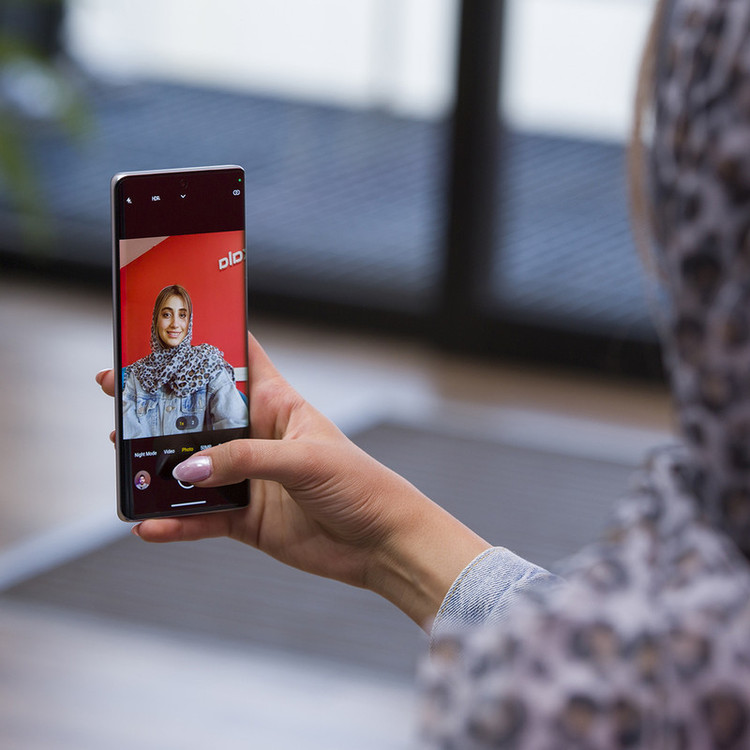 گوشی موبایل داریا مدل bond 5G دو سیم کارت ظرفیت 256 گیگابایت و رم 8 گیگابایت - نسخه امارات - به همراه شارژر 66 وات داریا